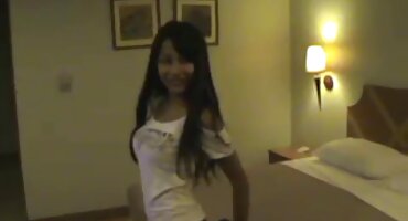 sex máy rung công cộng Coquette trải sex vung trom dài trên vòi nước và được kiêm.